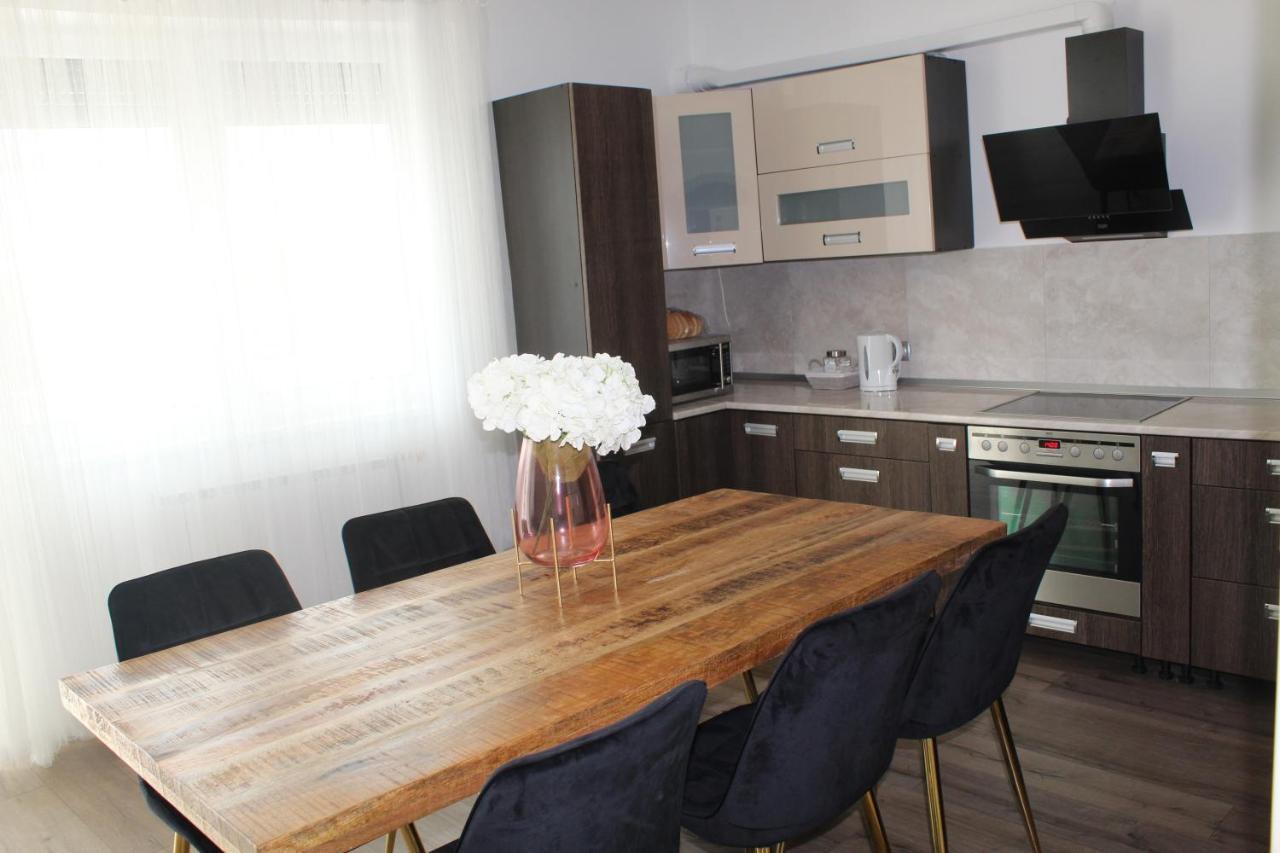 Sunny House Apartman Segedin Dış mekan fotoğraf